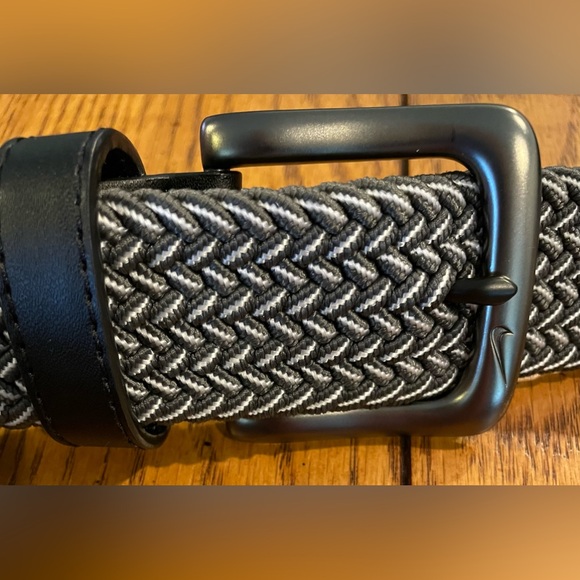 EUC Nike Men’s G Flex Stretch Woven Belt, grey multi,length 38 X 1.5 inches - Picture 4 of 5